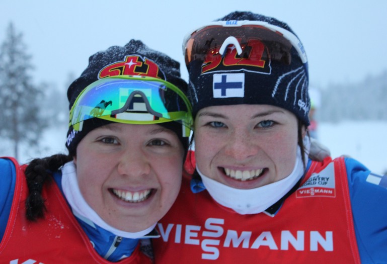 Kerttu Niskanen (vas.) ja Krista Lähteenmäki olivat Lillehammerin perinteisen kympillä parhaat suomalaiset.