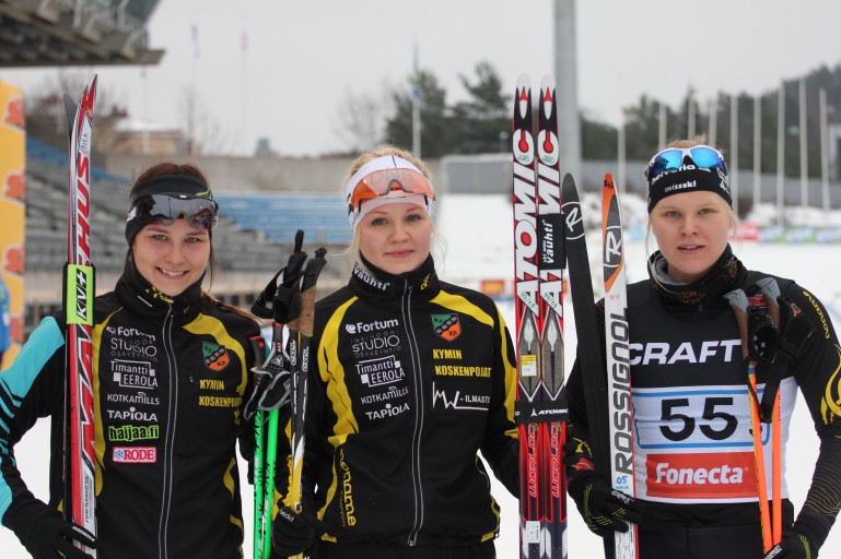 N20-sarjan Suomen mestarit: Nea Katajala, Elina Hämäläinen ja Leena Nurmi.